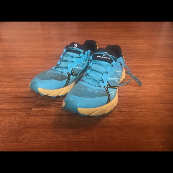 Scarpa trail running shoe - Picture 2 of 5